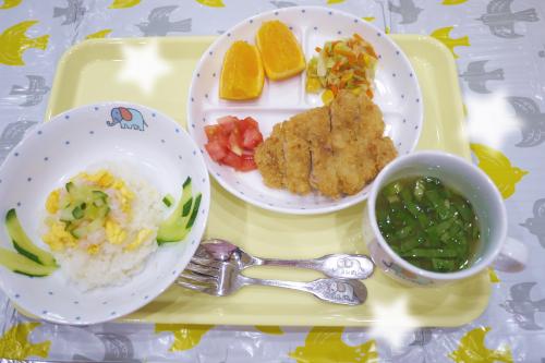 みんな食具の使い方を意識して<br>お腹いっぱい食べていました<span style='color:#33ffff;'>(*^^*)</span><br><br>次回のブログもお楽しみに<span style='color:#ff2828;'>!</span>