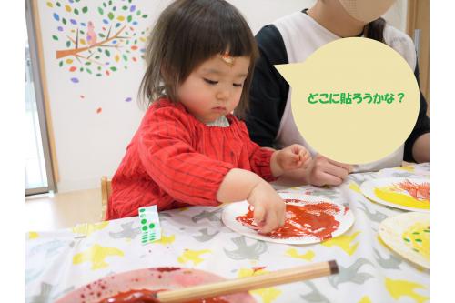 スープができた後、シールやクレパスで具を描くと、<br>具だくさんの<span style='color:#ff7f00;'>ラーメン</span>が完成☆彡<br>