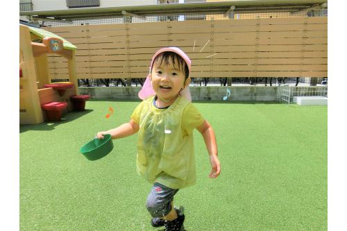 水遊びに大興奮の子どもたちでした(^^♪<br><br>次の水遊びもどんな風に遊びが変化していくのかとっても楽しみです<span style='color:#ff389b;'>♥</span><br><br>次回のブログもお楽しみに<span style='color:#ff7f00;'>！</span>