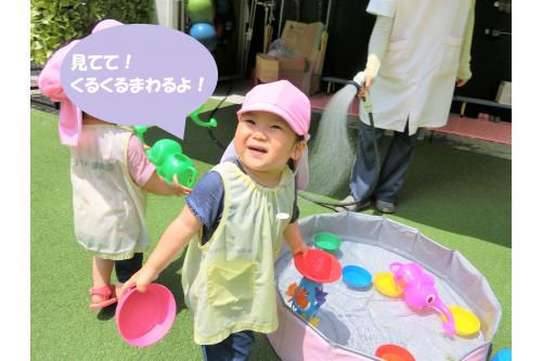 シャワーで水がかかっても<br>へっちゃらな<span style='color:#ff38ff;'>うさぎチーム</span><span style='color:#23ffff;'>♪</span><br><br><span style='color:#198cff;'>「びちょびちょなった～！」</span>と<br>かわいい笑顔で教えてくれました<span style='color:#ff0000;'>♥</span>
