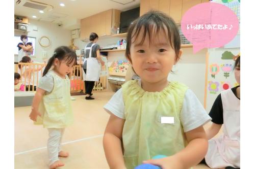 ペットボトルや的を当てる度に<br>とても嬉しそうな表情を見せてくれました<span style='color:#ff2323;'>♥</span><br><br>これからたくさん<span style='color:#ff962d;'>ルールのある遊び</span>を<br>一緒におこなっていきたいと思います<span style='color:#ff2893;'>♪</span><br><br>次回のブログもお楽しみに<span style='color:#2893ff;'>★</span>