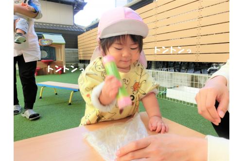 お米がでてきました<span style='color:#ff0f0f;'>！</span><span style='color:#9328ff;'>☆</span><br><br>またおやつの時間にみんなで<span style='color:#2893ff;'>おにぎり</span>として<br>食べようと思います<span style='color:#ff9123;'>！</span>