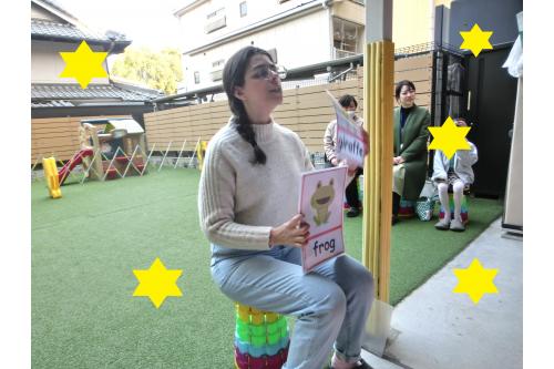 AnimalのFlash cardは<br>Out sid lessonということもあり<br>大きな声で答えることができて<br>English teacherも思わず<br><span style='color:#00ff00;'>「Wonderful!」</span>と言っていました！<br>