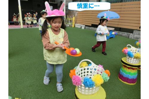たまご運びゲームにも挑戦!<br><br>落とさないようにそ~っとそ~っと運んでくれたのですが<br>途中落としてしまうと<span style='color:#ff007f;'>「きゃはは~」</span>なんて<br>笑いが起こっていました(笑)<br><br><br><span style='color:#00ff00;'>「たのしかった!」</span><br><span style='color:#ff7f00;'>「またしたいな~」</span><br><span style='color:#ff007f;'>「うさぎさん、ママとパパにもみせるわ!」</span><br><br>なんてウキウキな子どもたちでした♪<br><br><br>明日はいよいよ今年度最後の登園日となります…<br><br>チェリッシュ保育園での思い出が<br>よりよいものになるように<br>楽しめたらと思います<span style='color:#ffbf7f;'>(^^♪</span><br>また、次回のブログもお楽しみに<span style='color:#ffff00;'>★</span>
