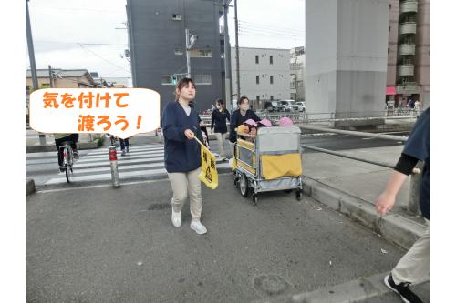 <span style='color:#00ff00;'>「にしかわこどもクリニック」</span>へ出発!<br><br><br>朝は少し雨が降っていましたが<br>出発するころには雨もやみ一安心でした<span style='color:#ffff00;'>★</span>
