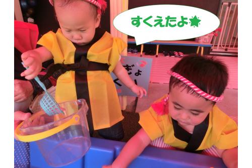 金魚すくいコーナーでは<br>一生懸命すくっては<br><span style='color:#ff007f;'>「みて～！」</span>と<br>嬉しそうな表情で<br>教えてくれました<span style='color:#00ffff;'>(^^♪</span>