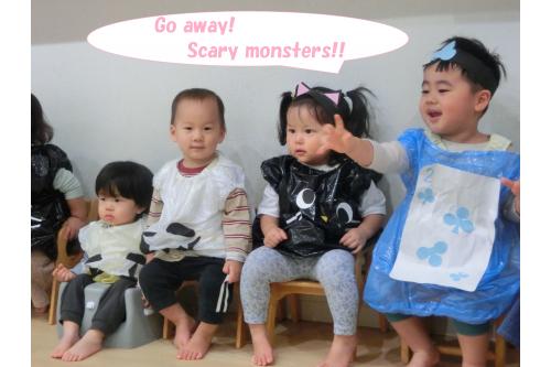 みんなで声を合わせて<br><span style='color:#7f00ff;'>「Go away!」</span>と<br>やっつけることが<br>できました<span style='color:#00ff7f;'>(^^♪</span>