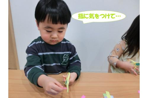 うさぎチームになってから挑戦した<br><span style='color:#ff007f;'>「はさみ」</span>は危険のないように<br><span style='color:#00ff00;'>集中して取り組む</span>姿がとっても印象的です。<br>