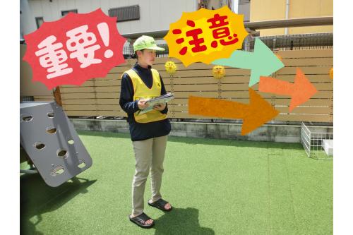 <span style='color:#ff9933;'>体操</span>が終わると、<br>いよいよ<span style='color:#2dff96;'>シャワー</span>＆<span style='color:#2893ff;'>入水！</span><br><br>しっかり<span style='color:#ff2828;'>監視員が見守る中</span><span style='color:#ff2dff;'>  <br>  安全に</span>すすめていきますよ～<span style='color:#38ff9b;'>(*'ω'*)</span>